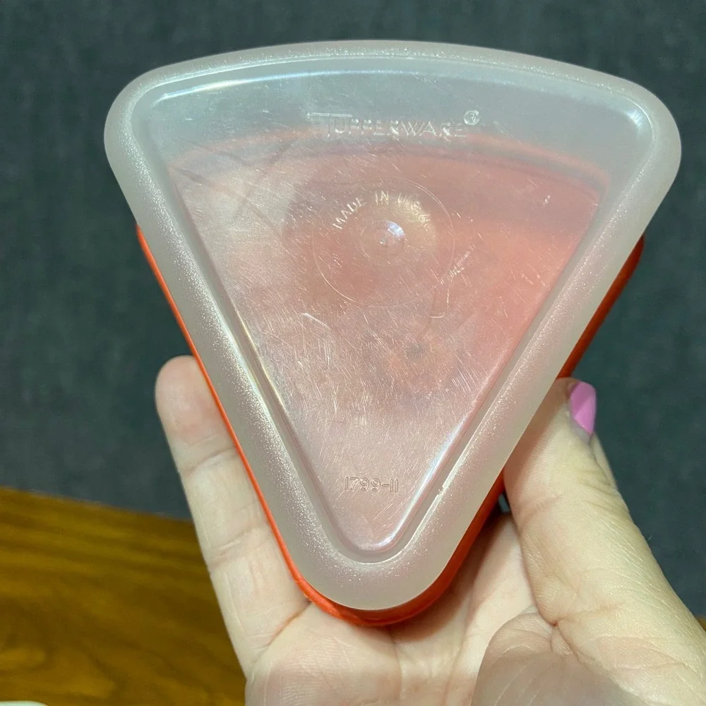 Tupperware‎ Vintage Pie Slice Cake Wedge Keepers Set of 6 Red Lids 1799 1800 USA